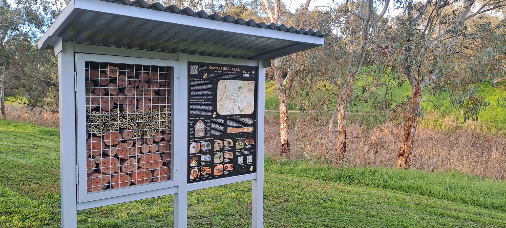 bee hotel image