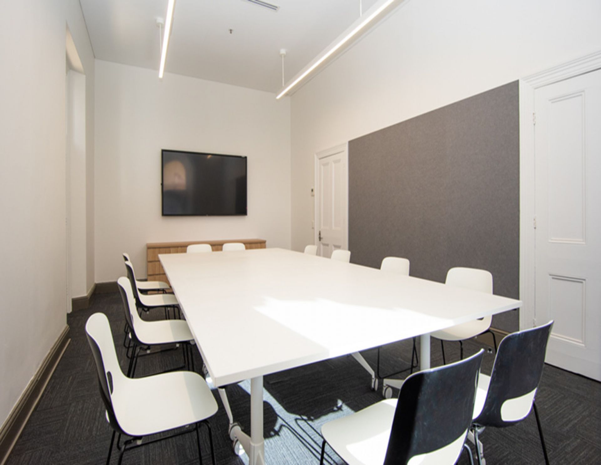 Town Hall Meeting Room G.3 - Boardroom set-up